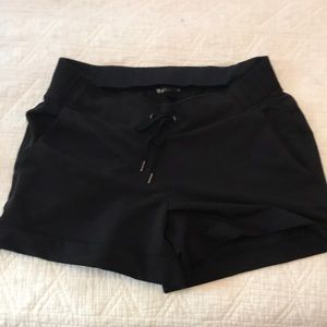 Athleta shorts size 8. Only worn once.